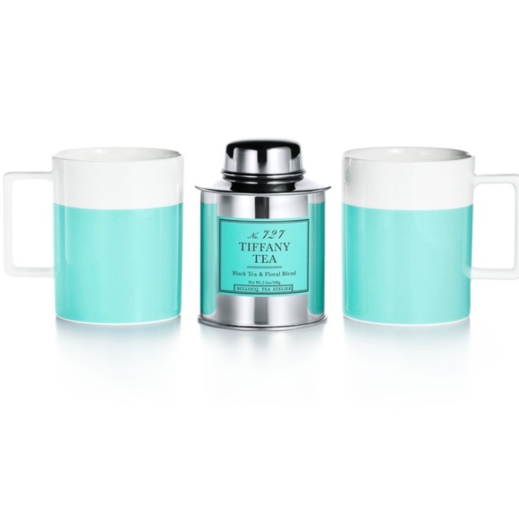 New in BoxTiffany Tea Canister with Loose Leaf Tea and 2 mugs $350 retail - Picture 1 of 6